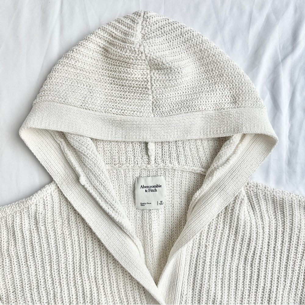 Abercrombie and Fitch Button Up Hooded Crochet Knit Cardigan 🤍 Size Medium - Picture 3 of 8